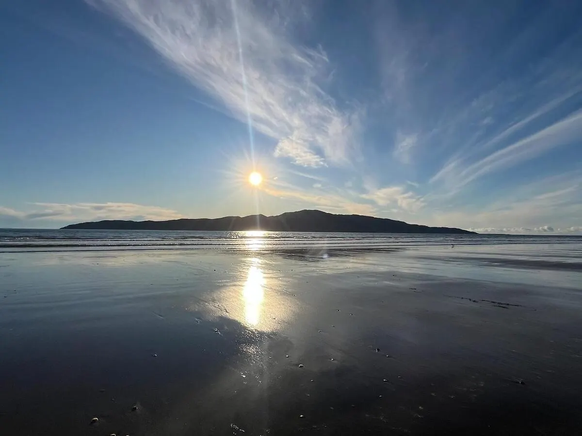 Apartment Stunning Executive Family Home! Paraparaumu New Zealand