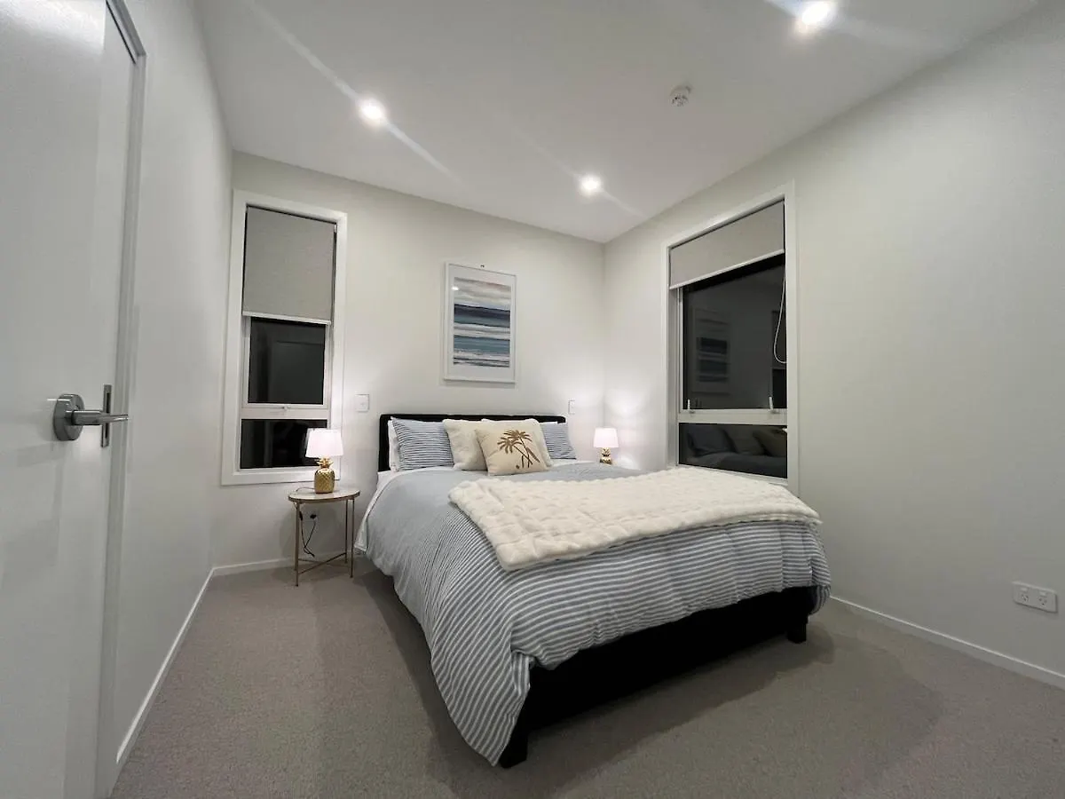 Apartment Stunning Executive Family Home! Paraparaumu