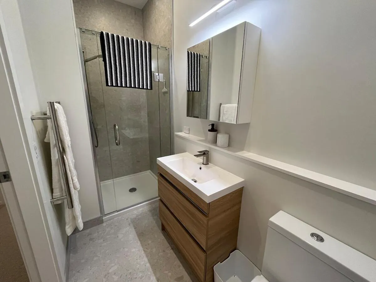 Stunning Executive Family Home! Paraparaumu Apartment