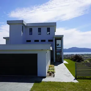 Bed & Breakfast White House, Paraparaumu